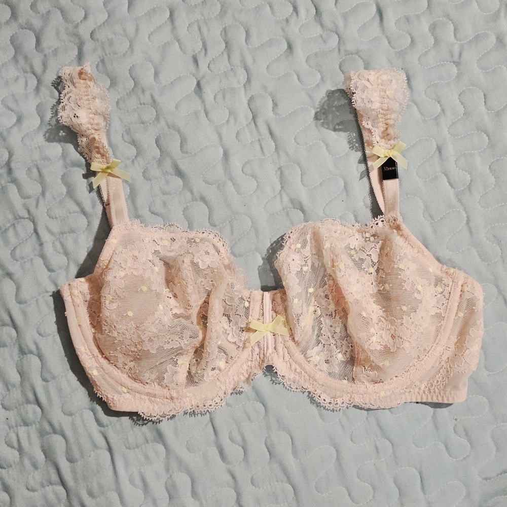 Lace Underwire Bra in Soft Pink